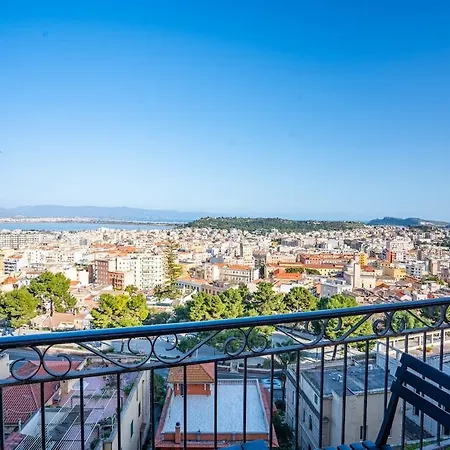 Martini, Panoramic View, Castello Lejlighed