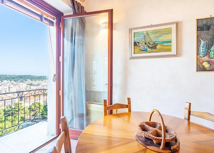 Martini, Panoramic View, Castello アパート *