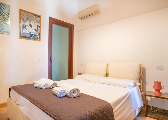 Martini, Panoramic View, Castello アパート